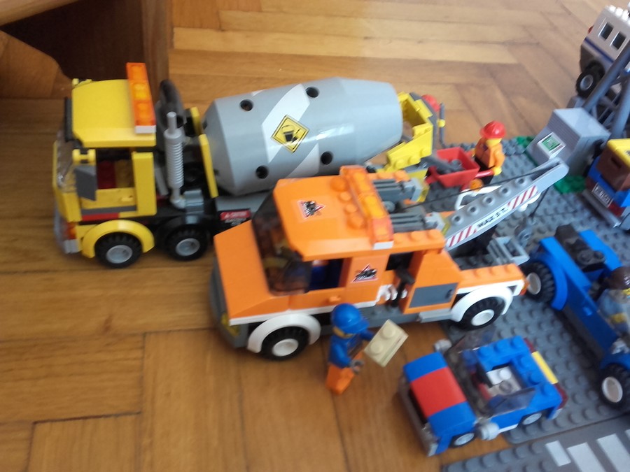 Mozgalmas élet Lego City kikötőjében