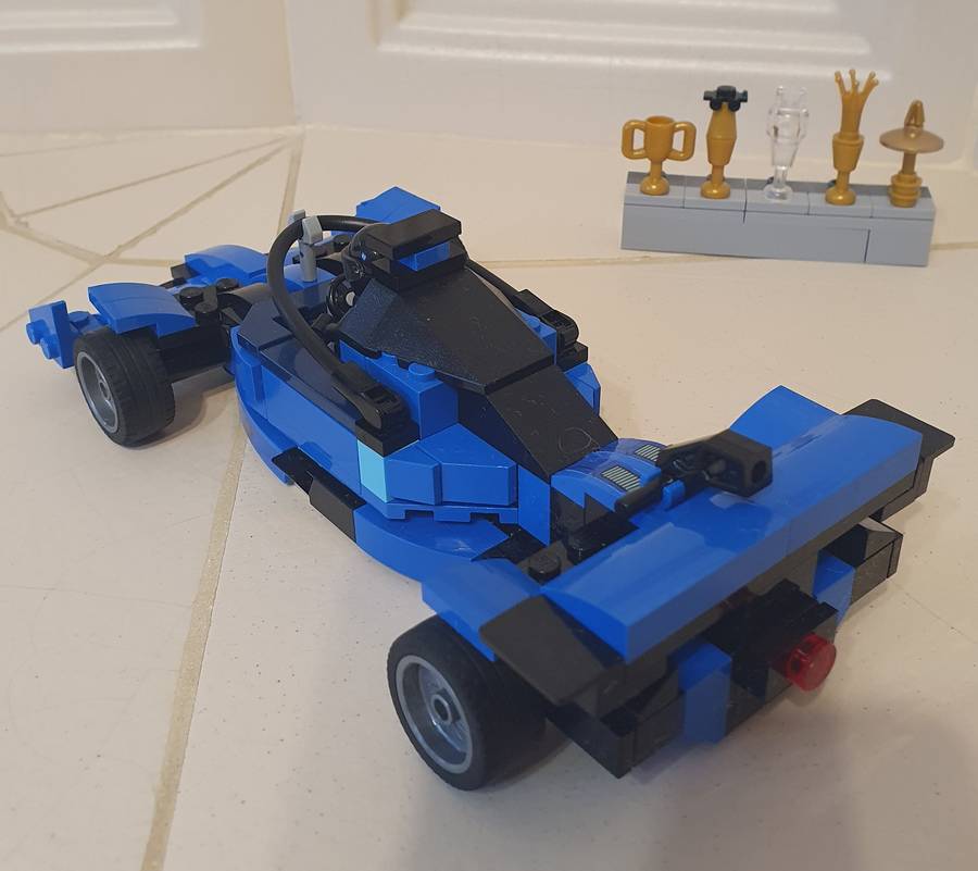 Andris (12) Forma 1 autója