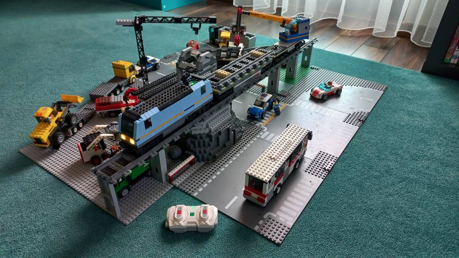 Intermodális csomópont építése lego cityben