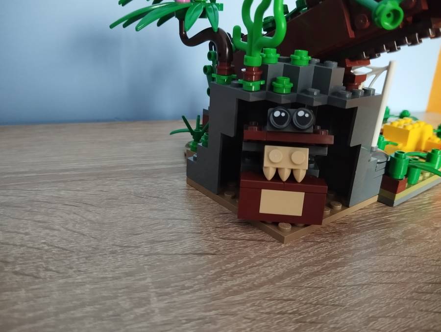 Kacsalábon álló ház