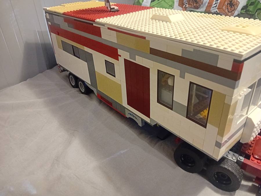  Chevrolette 3100 és egy triál autó