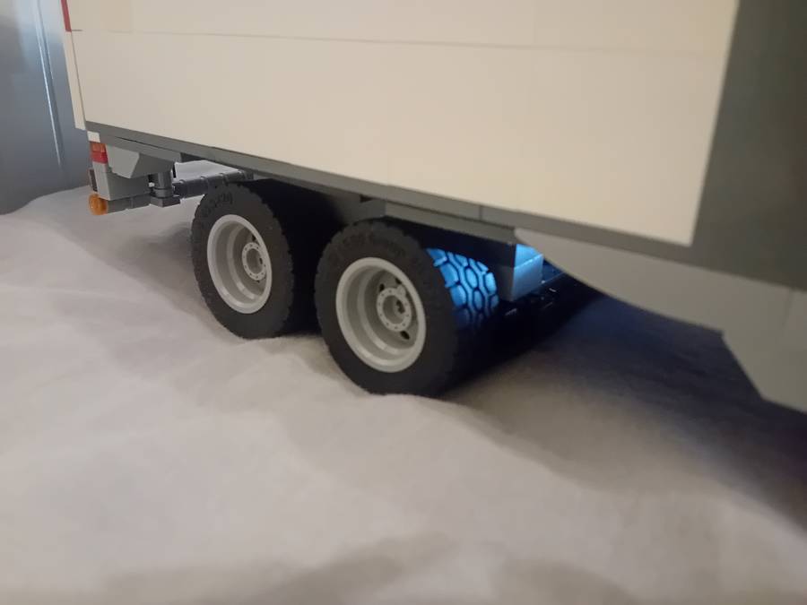  Chevrolette 3100 és egy triál autó