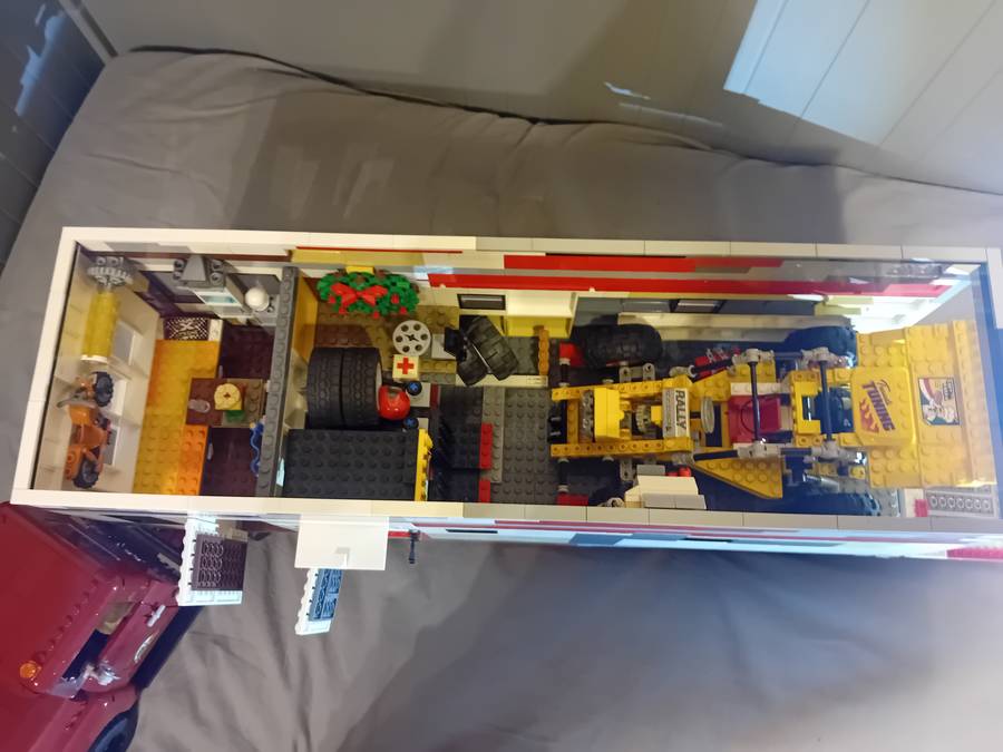  Chevrolette 3100 és egy triál autó