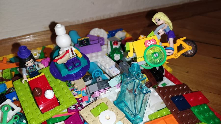 Lego bolygó életképek