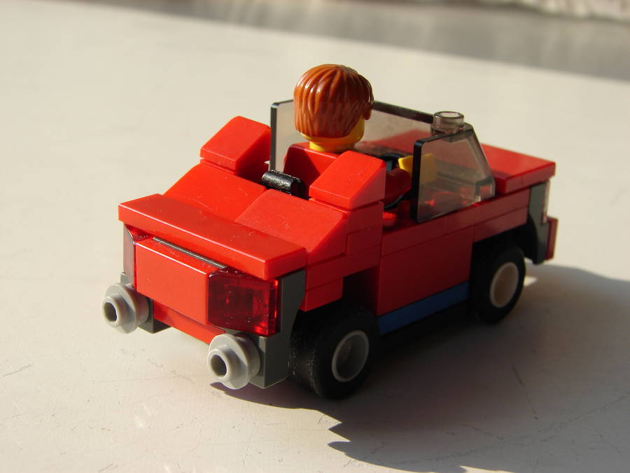 Kicsi piros kocsi