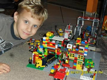 B.Tomi - saját LEGO gyáram,,