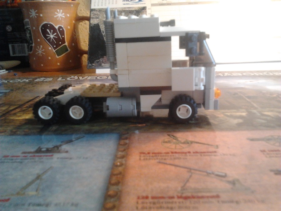 LEGO Kenworth K-100