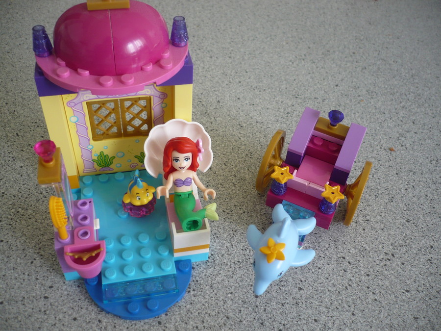 Lego Junior Ariel delfines hintója