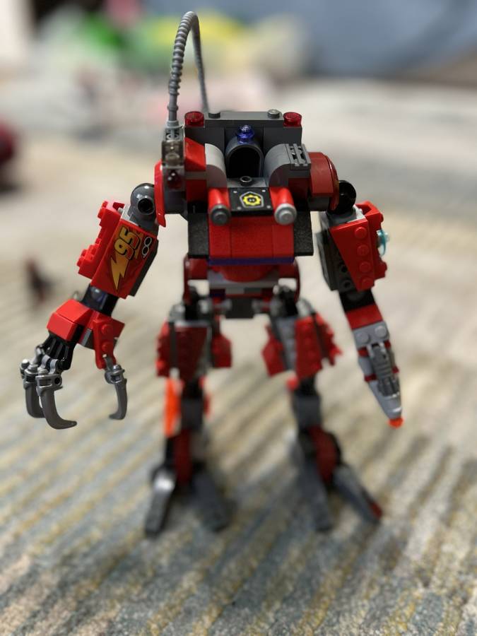 Piros robot