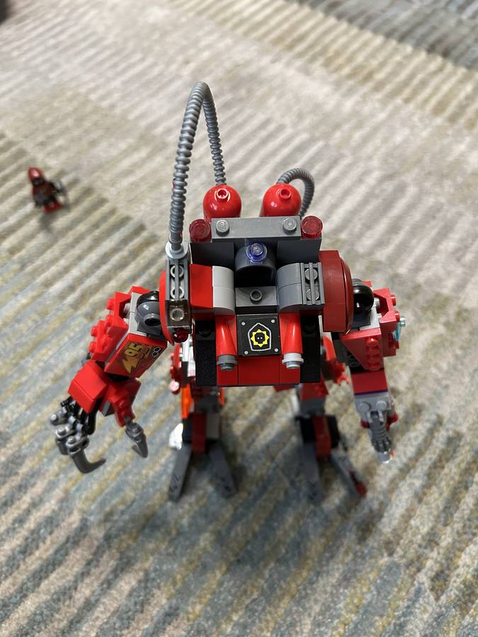 Piros robot