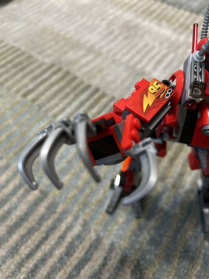 Piros robot