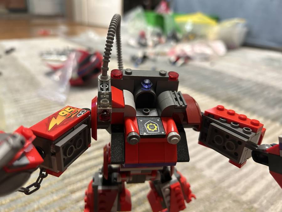 Piros robot