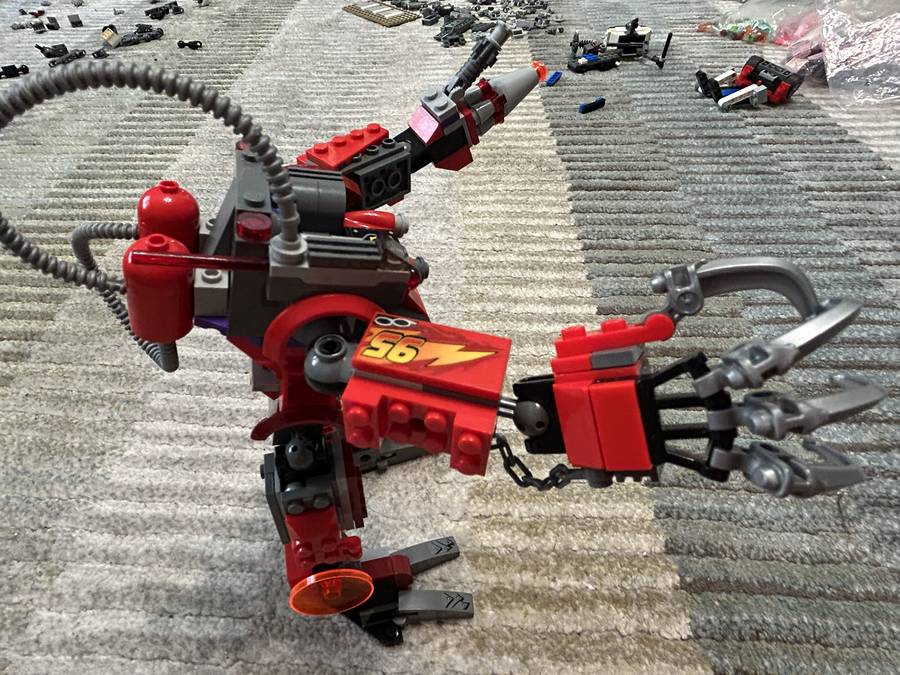 Piros robot