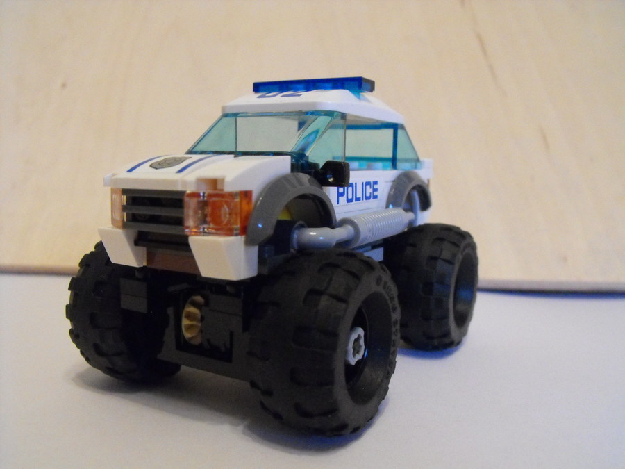 Monster truck rendőrautó