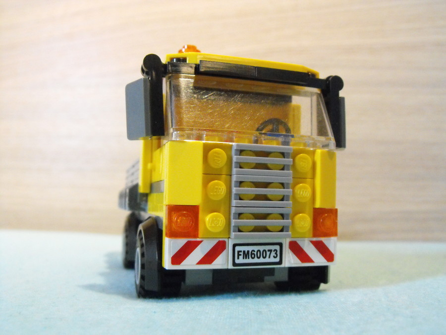 Sárga teherautó