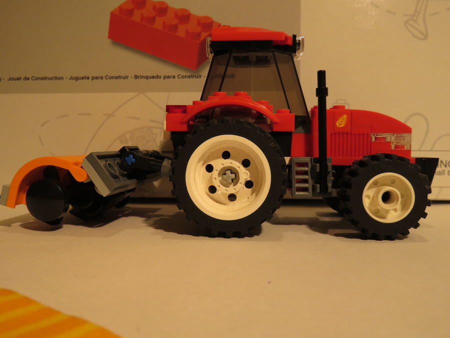 Traktor talajmaróval