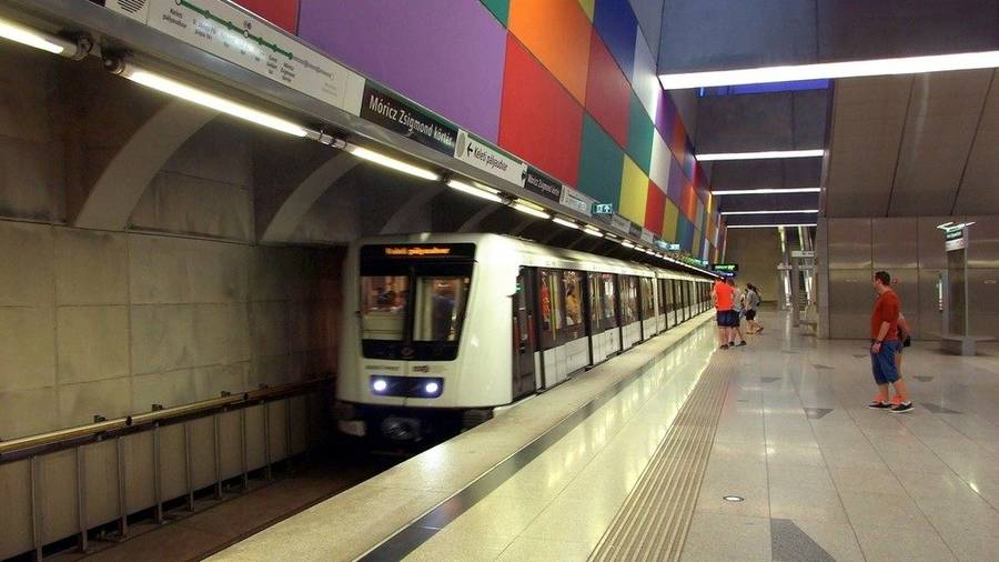 M4 Metró, Móricz Zs. megálló