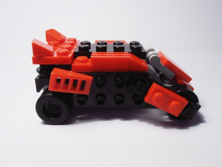 30187 Batman's Red Tumbler