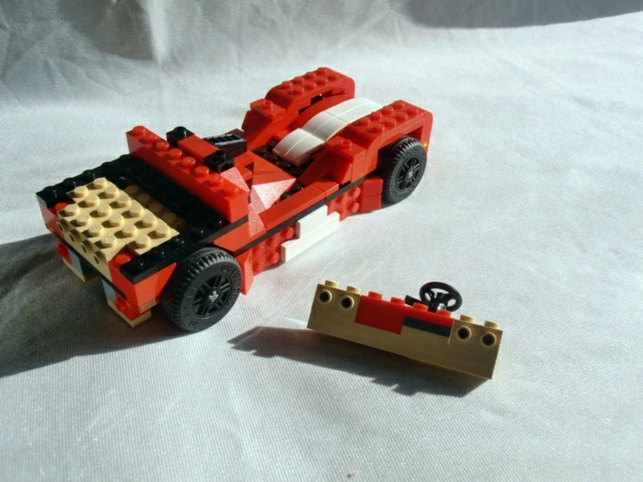 31024 Roaring Race Truck