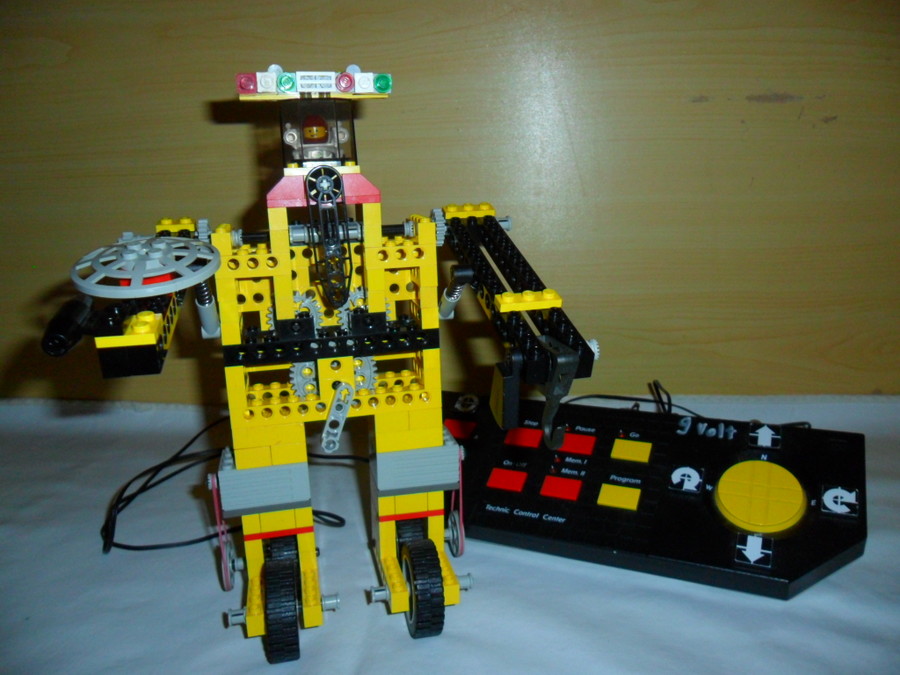 Lego technik mozgó robot