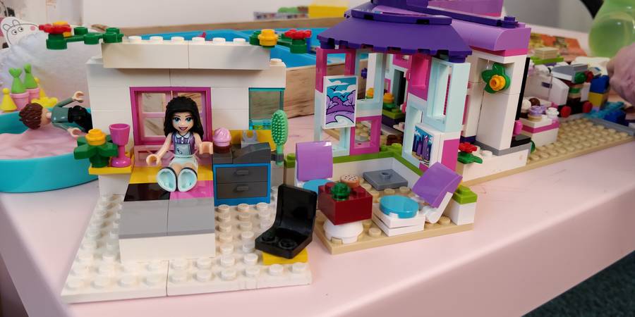Lego friends, Emma szobája