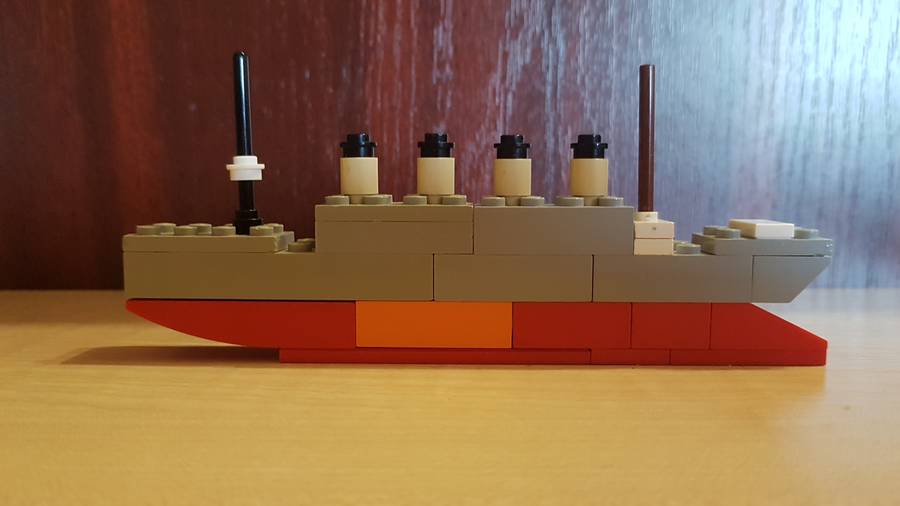 R.M.S. TITANIC (MINI)