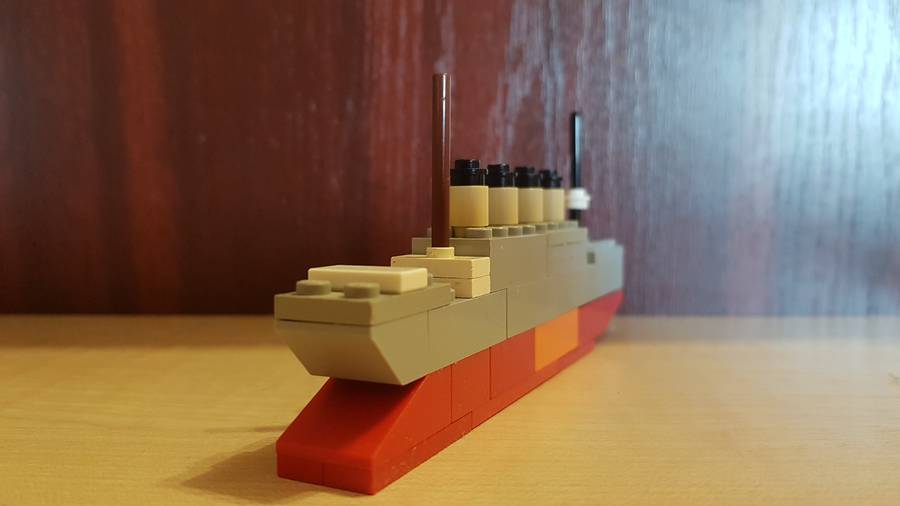 R.M.S. TITANIC (MINI)