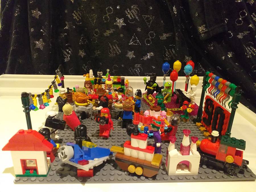 Boldog születésnapot LEGO!