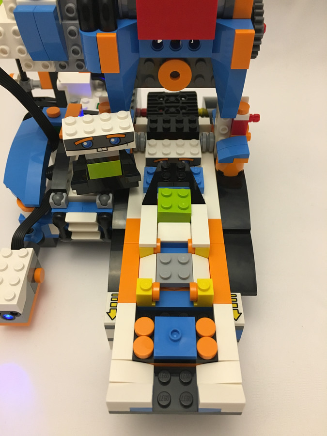 17101 Lego Boost Automata építőnk (Muki gyártó sor)