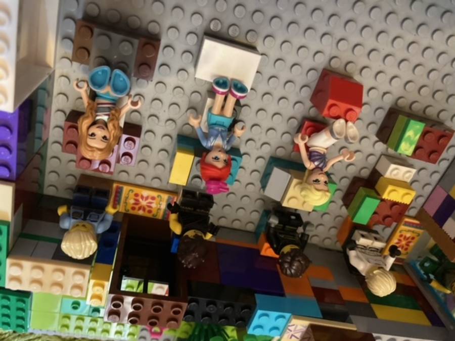 Iskolakezdés legoval