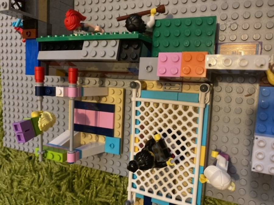 Iskolakezdés legoval