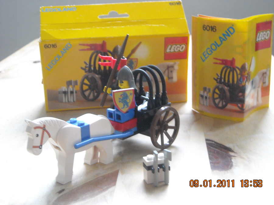 LEGO Castle 6016 Knight's Arsenal 1987