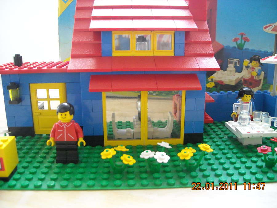 LEGO City Town House 1982