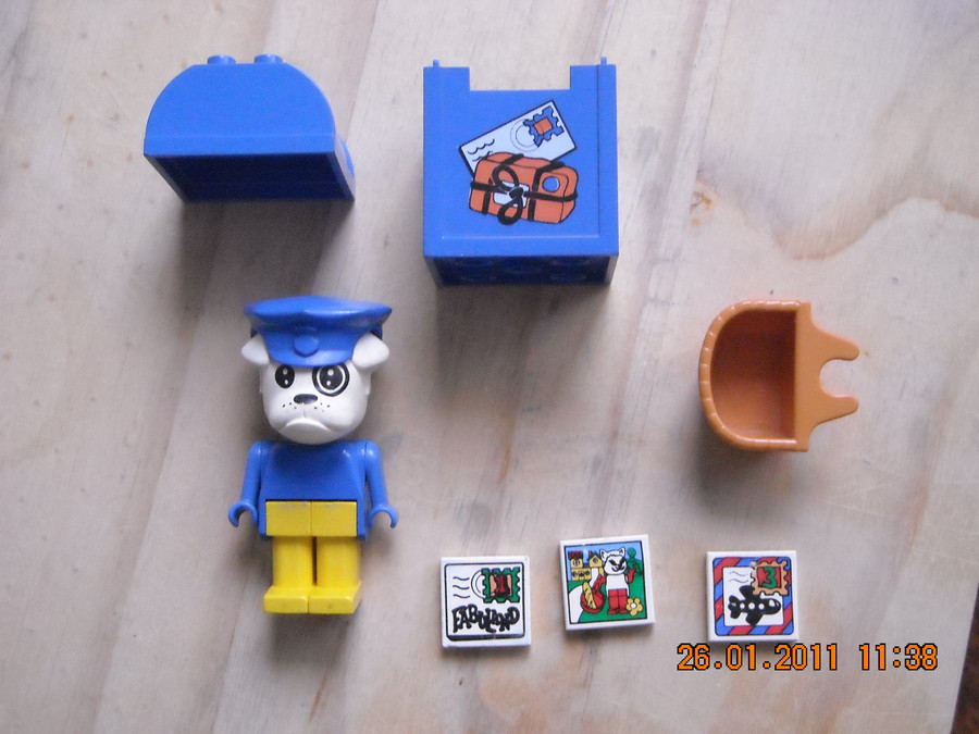 LEGO Fabuland  3786 Buzzy Bulldog the Postman  1982