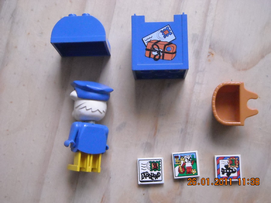 LEGO Fabuland  3786 Buzzy Bulldog the Postman  1982