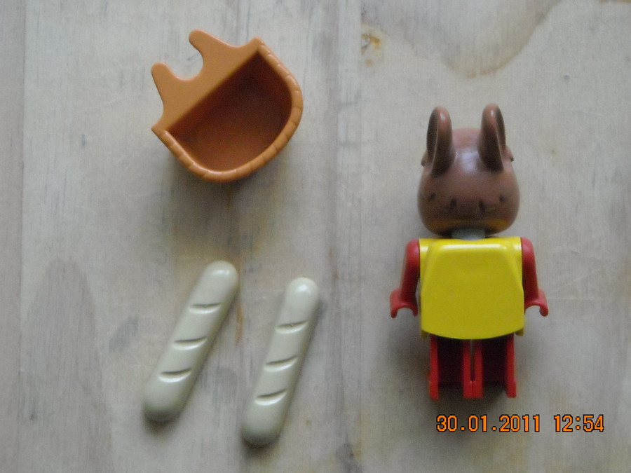 LEGO Fabuland  3708 Rufus Rabbit  1982