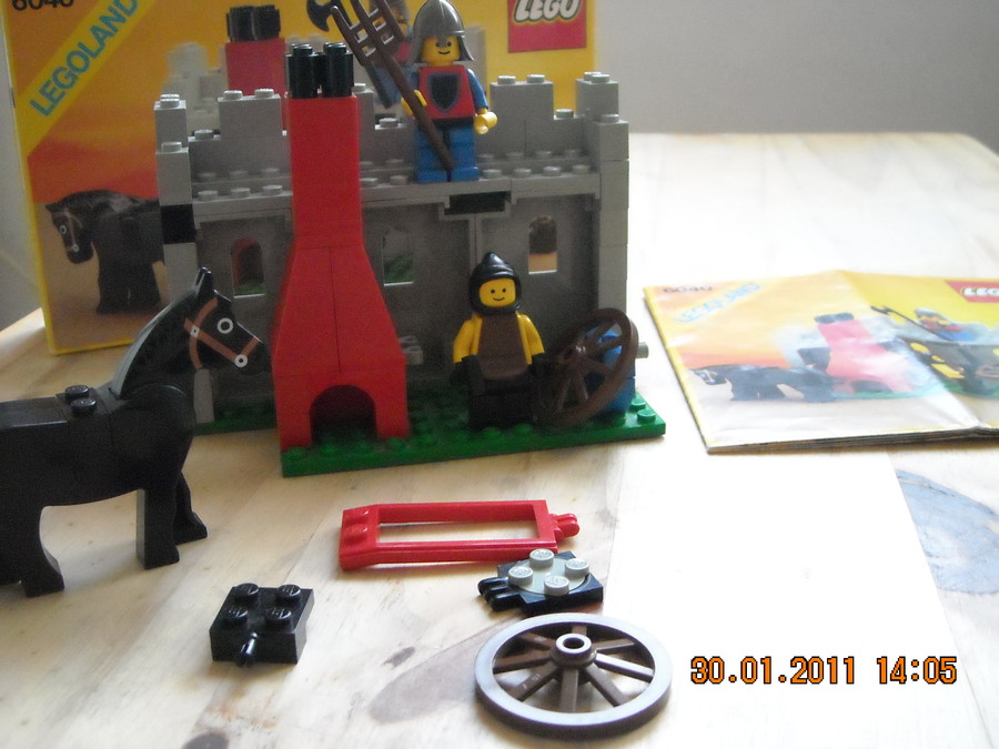 LEGO Castle  6040 Blacksmith Shop   1984