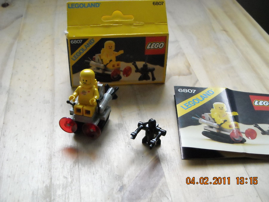 LEGO  Space 6807 Space Sledge With astronaut and robot  1985
