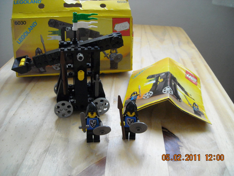 LEGO  Castle  6030  Catapult  1984