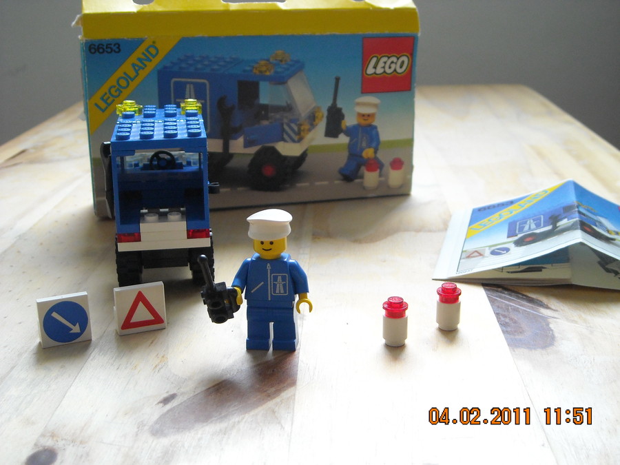LEGO  City  6653  Highway Emergency Van  1982
