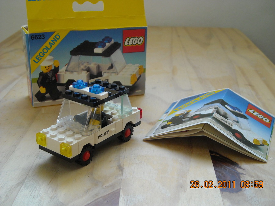 LEGO  City  6623 Police Car 1983