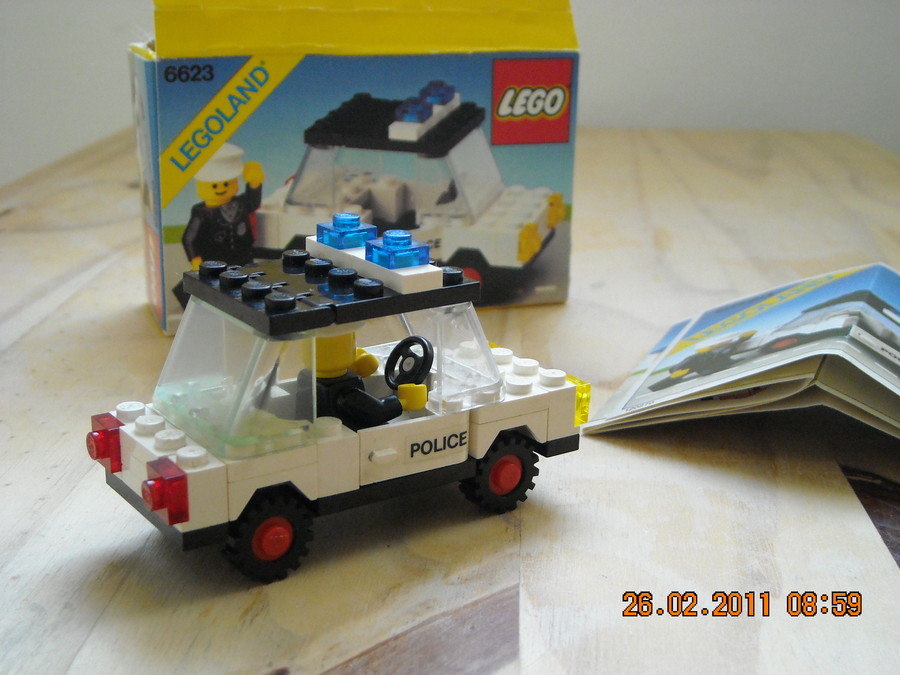 LEGO  City  6623 Police Car 1983