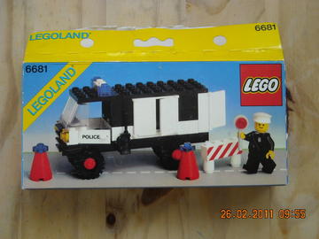 LEGO  City  6681 Police Van 1981