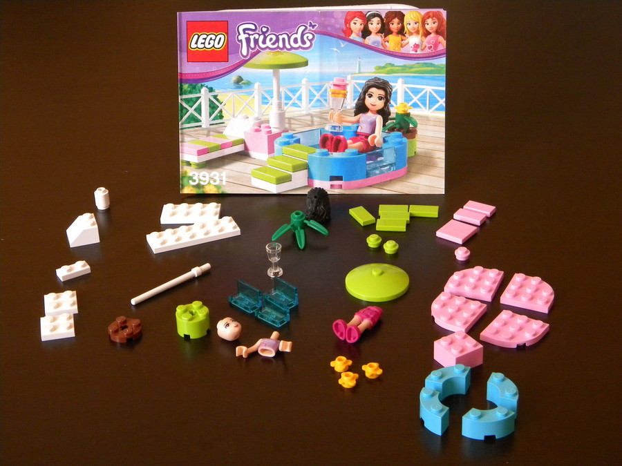 Lego lányok medencéje