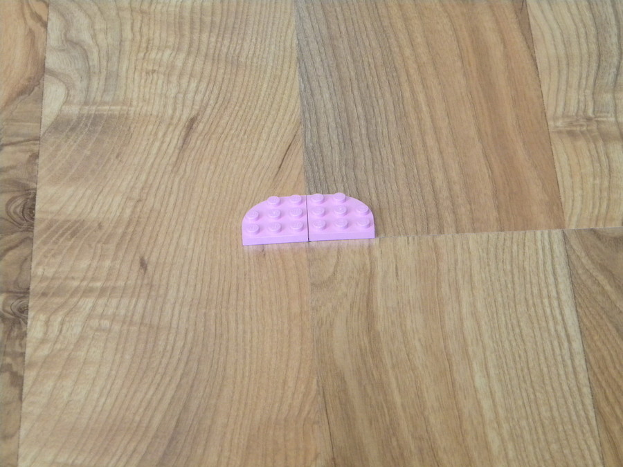 Lego lányok medencéje