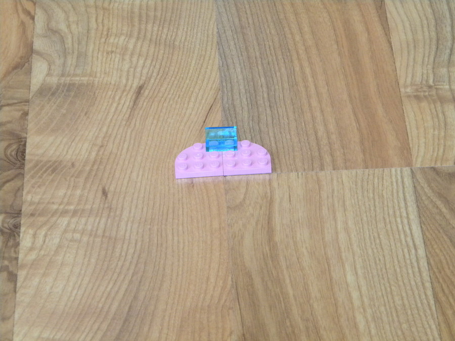 Lego lányok medencéje