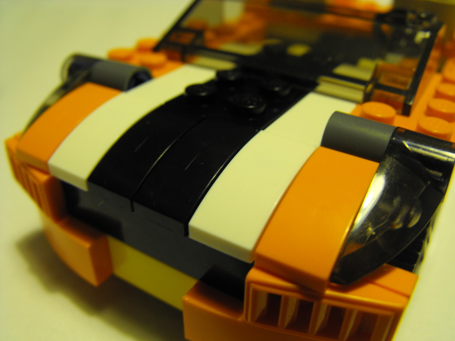 Narancssárga sportkocsi