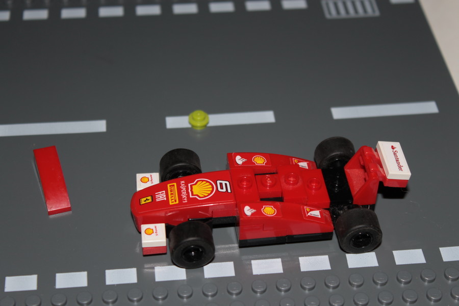 Ferrari F138 shell promós autó