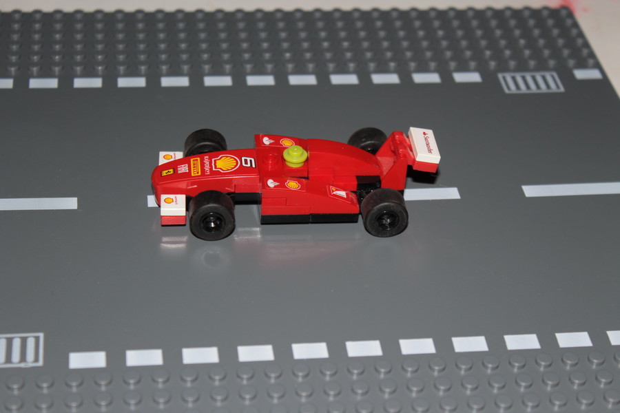 Ferrari F138 shell promós autó