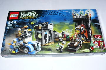  Monster Fighters 9466 - A Hosszú Ujjú Kabátos Flubber És Az Összerakott Élettársa